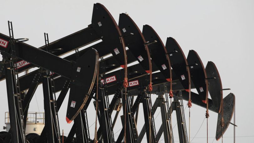 Стоимость нефти снижается утром в четверг