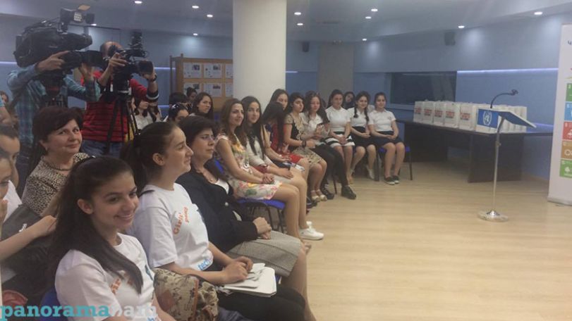 Armenian schoolgirls develop app teaching sign language