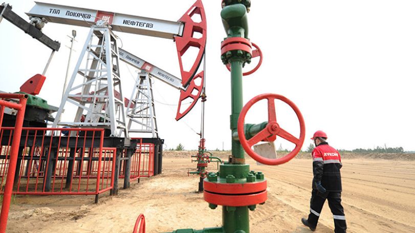 Мировые цены на нефть снижаются в четверг утром