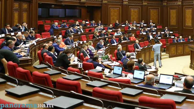 Число постоянных комиссий парламента Армении сократилось с 12 до 9: предложение оппозиции отклонено