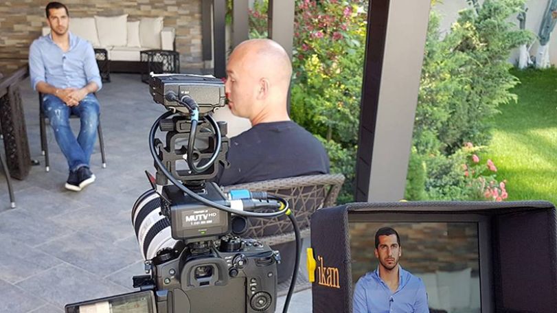 Manchester United films documentary about Henrikh Mkhiitaryan