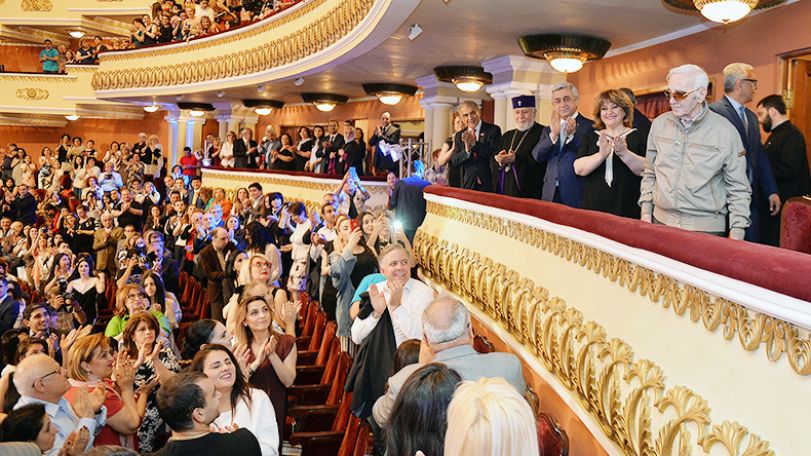 President attends “For You, Aznavour” concert