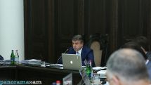 Премьер Армении потребовал заняться  совершенствованием и упрощением процесса экспорта сезонных фруктов