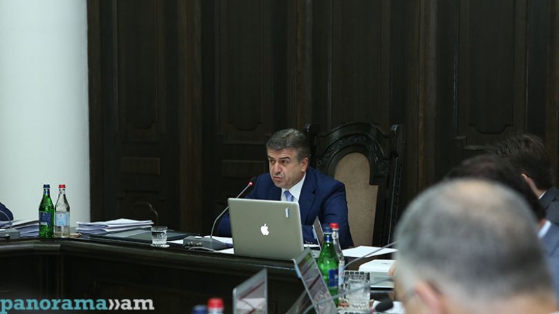 Премьер Армении потребовал заняться  совершенствованием и упрощением процесса экспорта сезонных фруктов