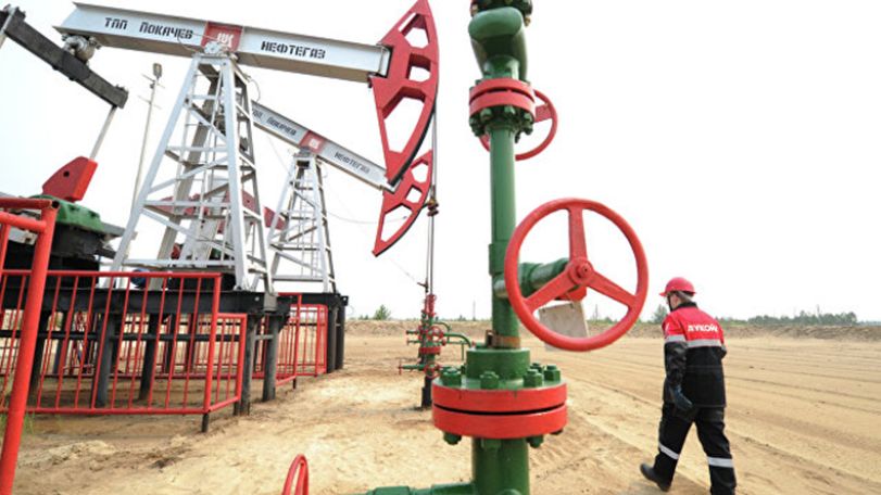 Цена нефти снижается в среду утром