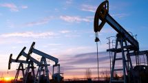 Нефть дешевеет на данных о росте числа буровых установок в США