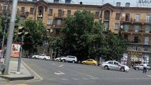 Traffic resumes on Bagramyan Avenue in Yerevan 