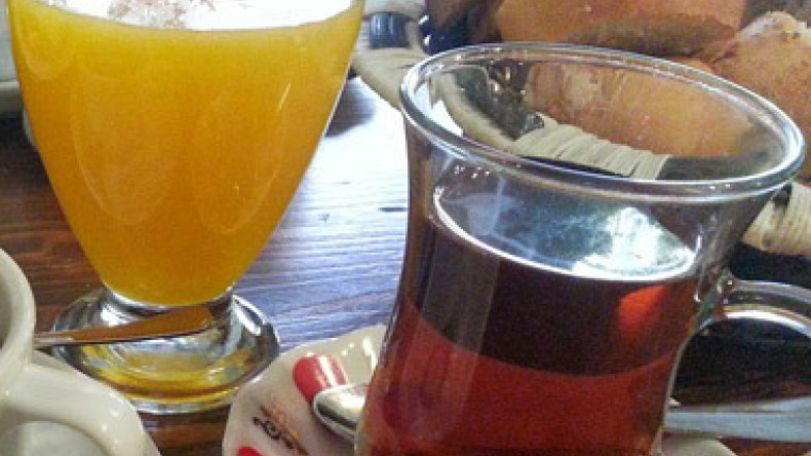 Tea and orange juice 'can cut ovarian cancer risk by a third’