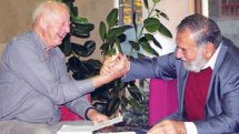 Thor Heyerdahl Jr. meets Zori Balayan in Yerevan and receives a book as gift ‘‘Armenia from sea to sea’’
