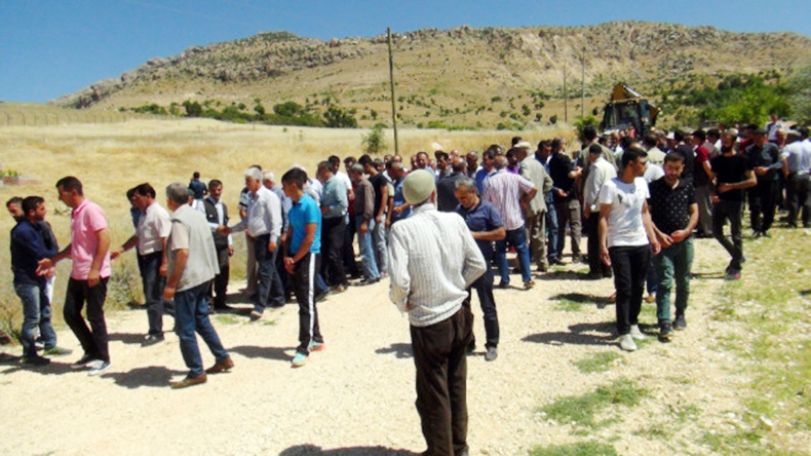 Two ruling party officials, 13 militants killed in southeast Turkey