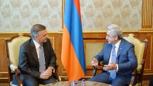 Президент Серж Саргсян: Принимаются меры для развития хоккея в Армении