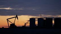 Мировые цены на нефть снижаются в четверг утром