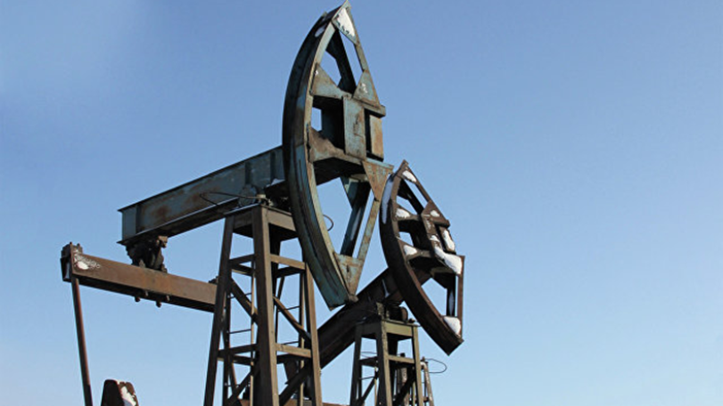 Мировые цены на нефть продолжают снижение в пятницу утром