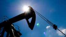 Мировые цены на нефть поднимаются в понедельник