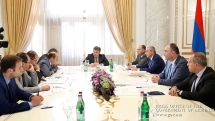 Премьер Карен Карапетян провел первое заседание Совета попечителей Фонда «Цифровая Армения»