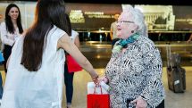 Tourists welcomed at Yerevan airport with surprise gifts on International Tourism Day