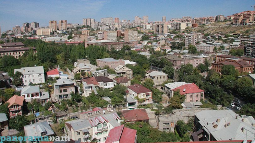 Կկանոնակարգվեն շենքերի ճակատների հորինվածքների, արտաքին դռների, պատուհանների և տանիքների գունային լուծումները