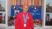 Zhora Hovhannisyan of Armenia wins gold at World Veteran Wrestling Championship