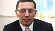 В Армении оппозиционное поле изобилует рвущимися «спасти нацию» стратегами, не знающими тактики. Анализирует А. Минасян    