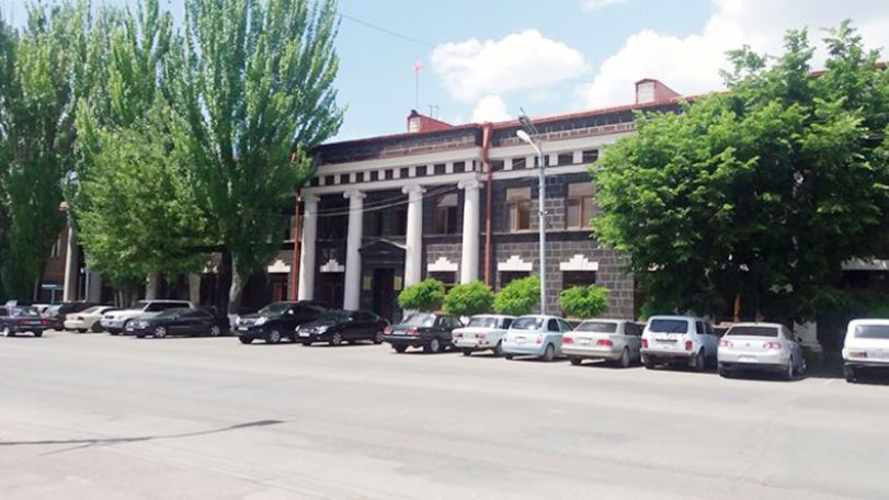Շիրակի մարզպետարանից հերքում են, որ ֆինանսական վարչության պետը  որոնվում է ոստիկանների կողմից