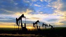 World oil prices traded in different directions