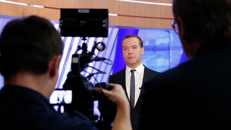 Премьер России Дмитрий Медведев назвал причину одной из самых «кричащих проблем» экономики – бедности
