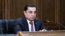 Посмотрите на темпы эмиграции из Франции, Швейцарии: Ваграм Багдасарян о показателях бедности в Армении