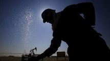 Мировые цены на нефть во вторник утром растут, нефть марки Brent пробила рекорд 2015 года