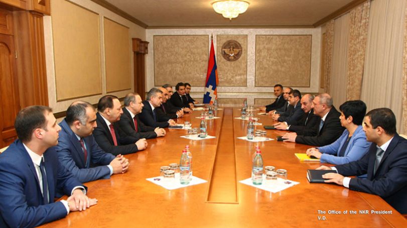 President of Artsakh hosts Armenian premier