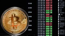 Курс самой популярной в мире криптовалюты – биткоина – в среду упал на 15%