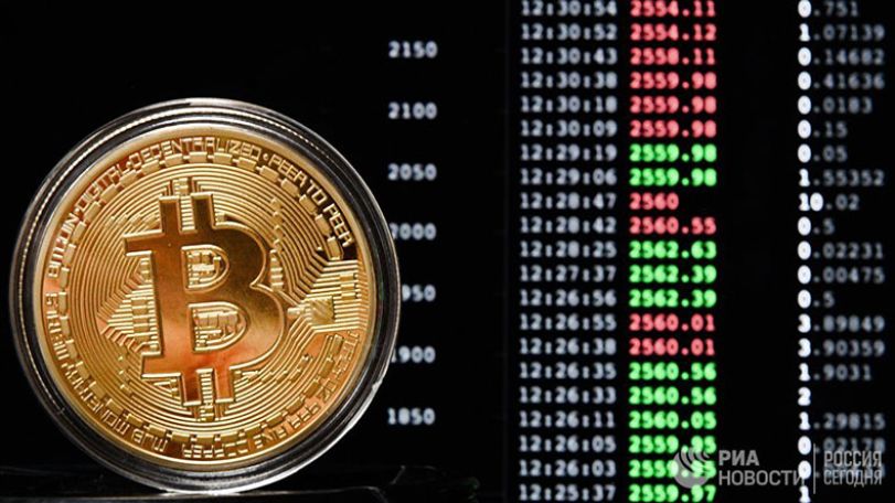 Курс самой популярной в мире криптовалюты – биткоина – упал за сутки на 18%