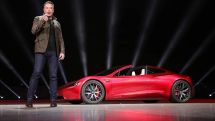 Իլոն Մասկը ներկայացրել է Tesla Roadster էլեկտրական մեքենան, որը Մարս կուղարկվի