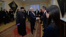 Визит президента Армении в Грузию: Серж Саргсян посетил научно-культурный центр «Дом Ованнеса Туманяна»