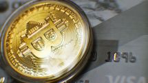 Самая популярная в мире криптовалюта – биткоин – торгуется в плюсе после падения