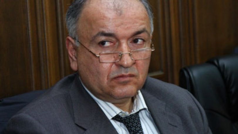 «Անիմաստ բաների չեմ պատասխանում».  Վաչե Տերտերյան