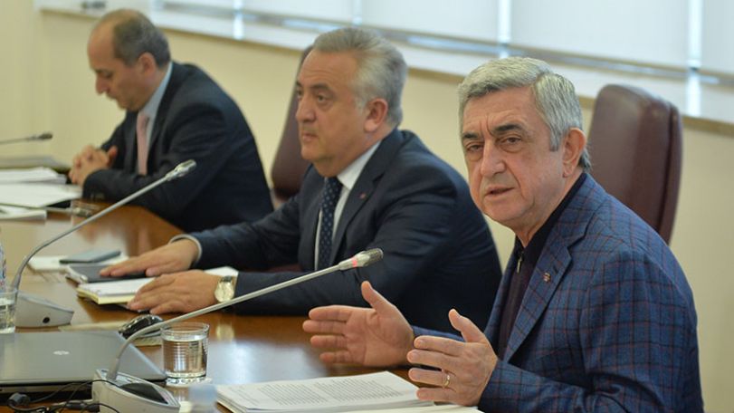 Նախագահը խորհրդակցություն է անցկացրել Կենտրոնական բանկի ղեկավար կազմի հետ