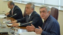 Президент Армении Серж Саргсян провел совещание с участием руководства Центрального банка