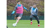 Henrikh Mkhitaryan trains with his new Arsenal teammates for the first time