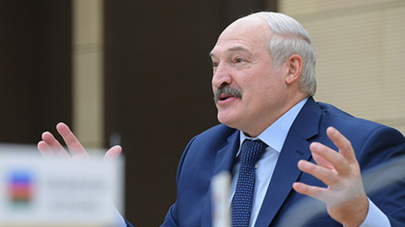 «Угроза дружбе» с Азербайджаном: Лукашенко заявил о начале производства черной икры в Беларуси