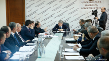 Премьеру Армении Карену Карапетяну представили новый закон о высшем образовании: политики будут исключены из вузов