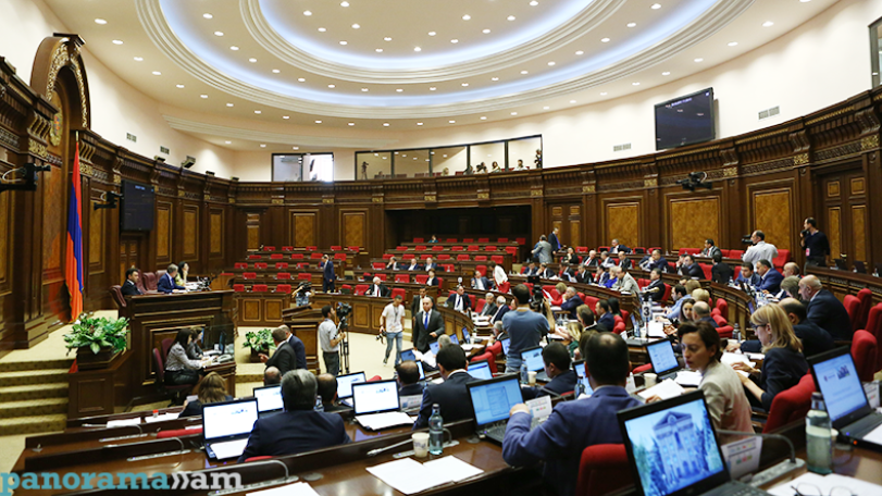 Armenian parliament passes amendments to Law on Police