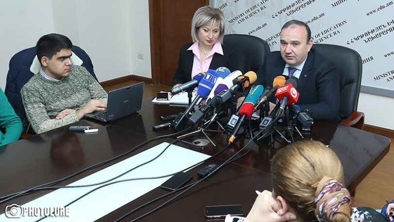 Глава Минобрнауки Армении: Нужно решить проблему тяжелых школьных портфелей, но виноваты во всем также родители и учителя