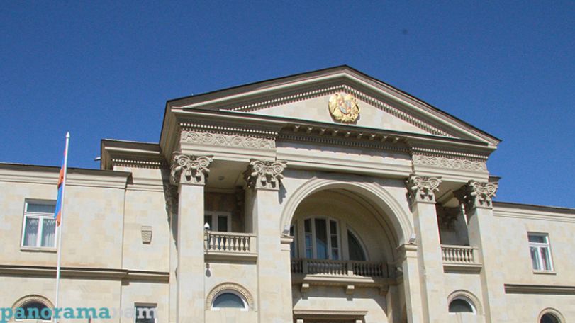 President signs decrees to appoint court chairmen