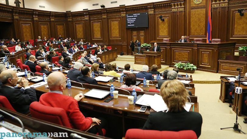 «Սա ի՞նչ նվաստացուցիչ վերաբերմունք է գիտնականի նկատմամբ». պատգամավորը՝ նախարարին