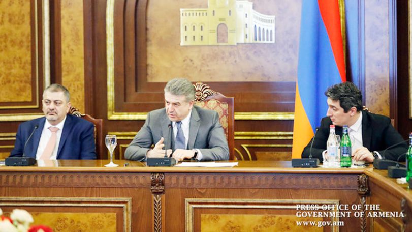 Համատեղ մտածենք ինչպես անել, որ և ձեր գործերը լավանան, և ձեր կրեատիվությունը մենք մաքսիմալ օգտագործենք. վարչապետ