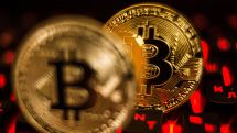 Стоимость самой популярной криптовалюты биткоина бурно растет на торгах в понедельник