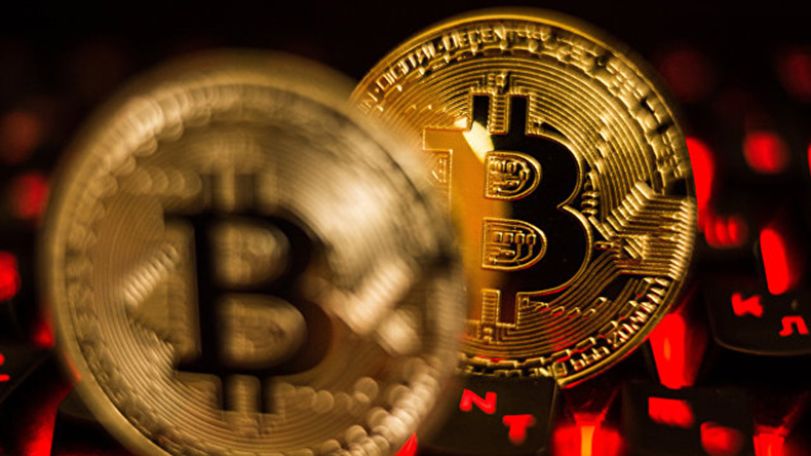 Стоимость самой популярной криптовалюты биткоина бурно растет на торгах в понедельник