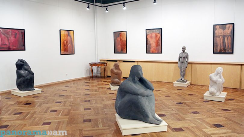 «Певец непростой женской судьбы»: в Ереване открылась выставка к 100-летию со дня рождения скульптора Нвард Зарян