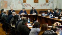 “We are extremely interested in having successful agronomists and farmers” – PM holds consultation in Armavir region