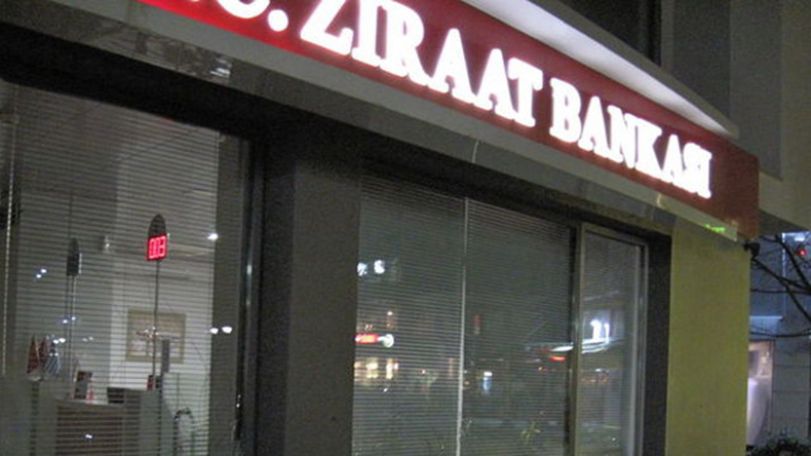 Mob attack Turkish bank in Greece